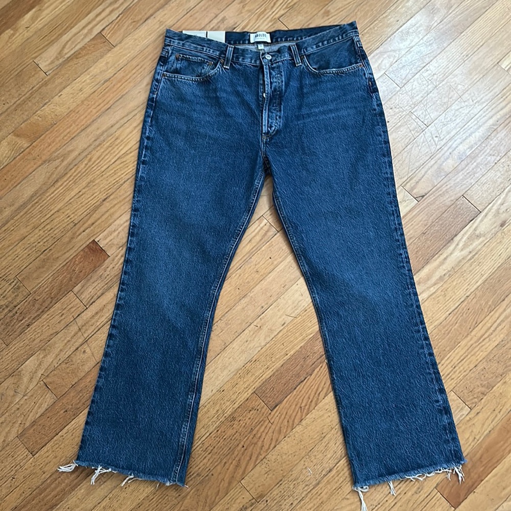 Brand new with tags AGOLDE mid rise relaxed boot jeans. Color: sphere. Size 33
